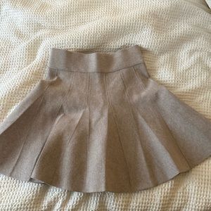 Like new Club Monaco sweater skirt